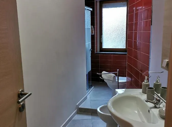 Sorrento's Holidays 1 *